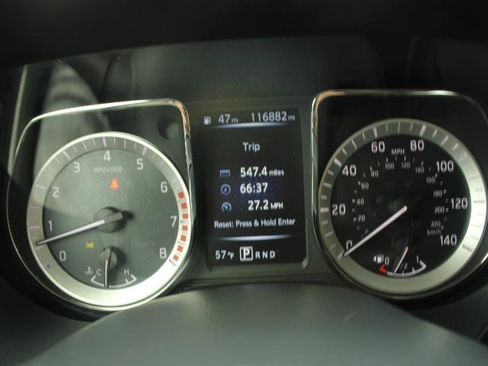 Used 2017 Nissan Titan SV RWD image 19