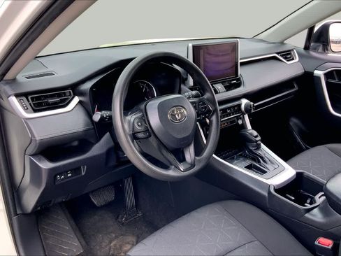Used 2024 Toyota RAV4 XLE FWD image 17