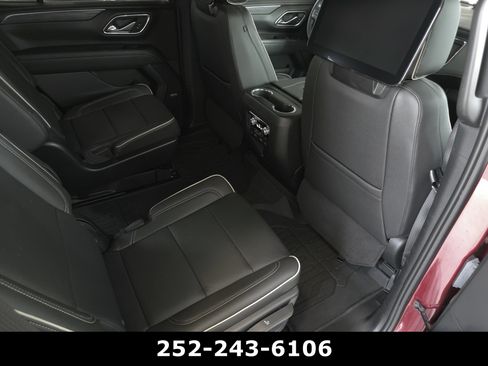 Used 2024 GMC Yukon SLT w/ SLT Luxury Package AWD/4WD image 48