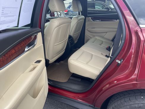 Used 2017 Cadillac XT5 Luxury w/ Driver Awareness Package AWD/4WD image 28