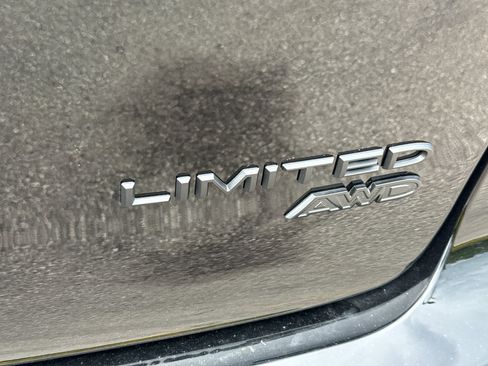 New 2027 Chrysler Pacifica Limited AWD/4WD image 9