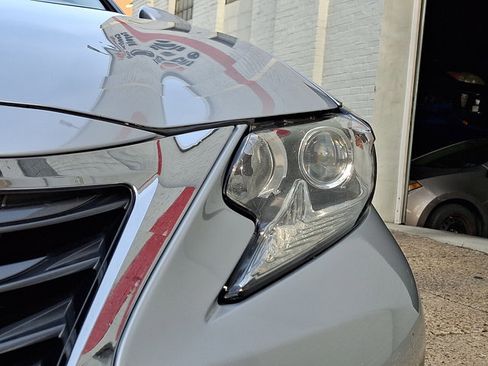 Used 2016 Lexus ES 300h image 9