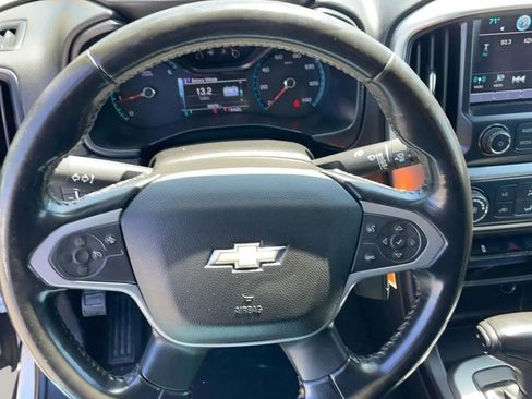 Used 2017 Chevrolet Colorado LT w/ LT Convenience Package RWD image 10