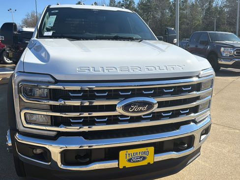 New 2026 Ford F550 4x4 Crew Cab image 3