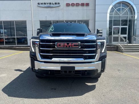 Used 2025 GMC Sierra 2500 SLE w/ SLE Convenience Package AWD/4WD image 9