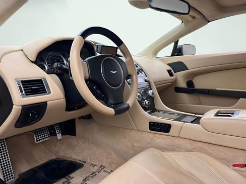 Used 2009 Aston Martin V8 Vantage Roadster RWD image 2