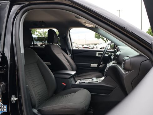 Used 2021 Ford Explorer XLT AWD/4WD image 29