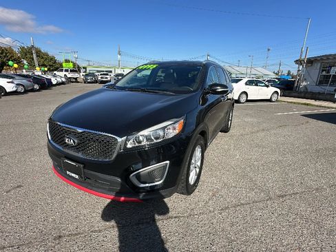 Used 2016 Kia Sorento LX AWD/4WD image 8