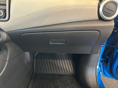 Used 2020 Nissan Versa SV FWD image 29