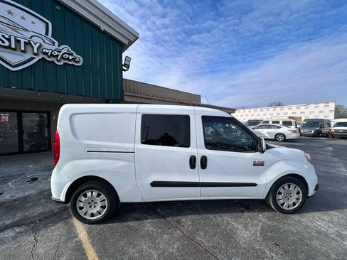 Used 2019 RAM ProMaster City Tradesman SLT FWD image 2