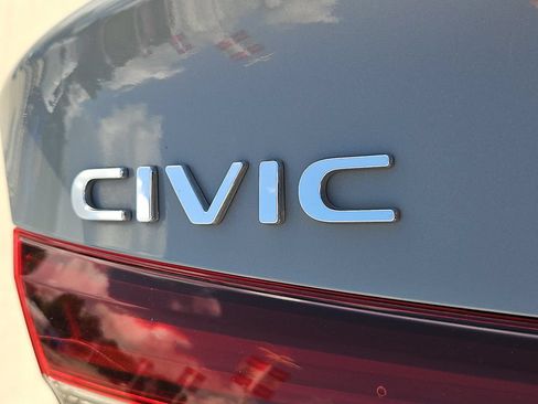 Used 2025 Honda Civic Sport image 11