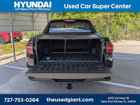 Used 2023 Hyundai Santa Cruz SEL w/ Activity Package FWD image 12