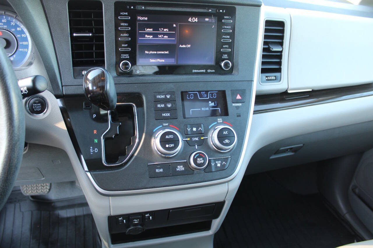 Used 2020 Toyota Sienna XLE FWD image 12