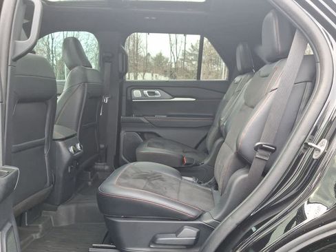 Certified 2025 Ford Explorer ST image 26