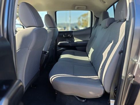 Used 2022 Toyota Tacoma SR5 RWD image 16