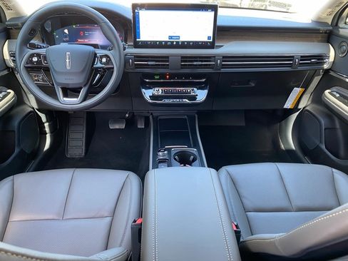 New 2026 Lincoln Corsair Reserve image 16