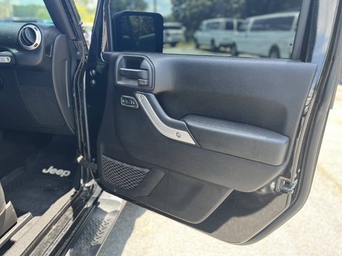 Used 2015 Jeep Wrangler Sahara w/ Connectivity Group AWD/4WD image 12