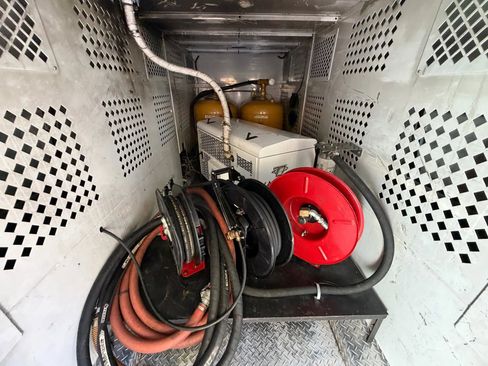 Used 2018 Mercedes-Benz Sprinter 3500 w/ Swivel Seat Package image 7