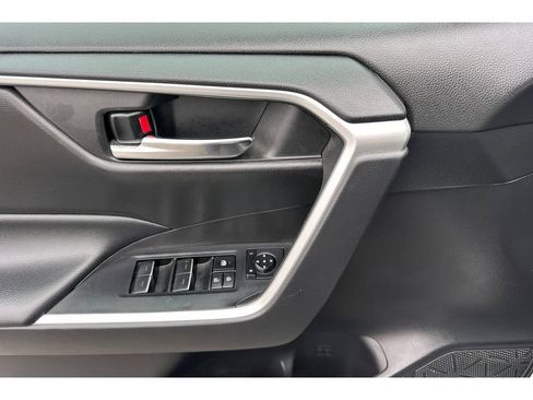 Used 2023 Toyota RAV4 XLE FWD image 11