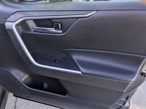 Used 2022 Toyota RAV4 XLE image 35