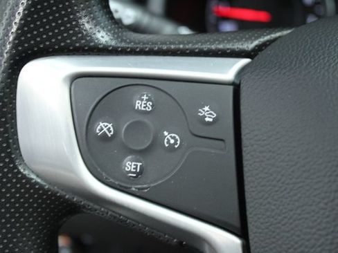 Used 2024 GMC Terrain SLE FWD image 16