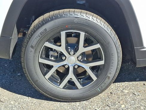 New 2025 Jeep Grand Cherokee Limited w/ Trailer Tow Package image 5