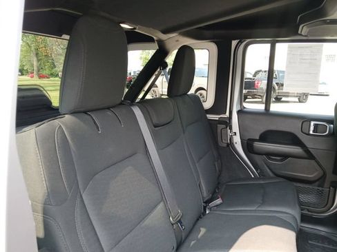 Used 2018 Jeep Wrangler Unlimited Sahara AWD/4WD image 42