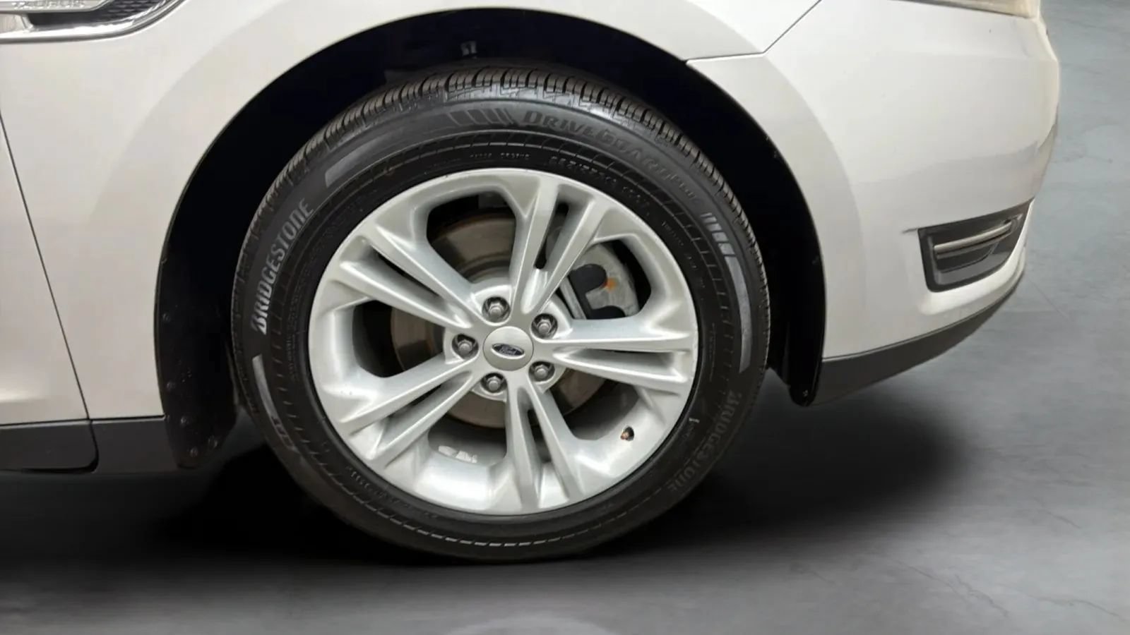 Used 2014 Ford Taurus SEL w/ Equipment Group 201A FWD image 24