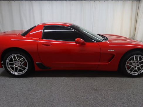 Used 2002 Chevrolet Corvette Z06 RWD image 9