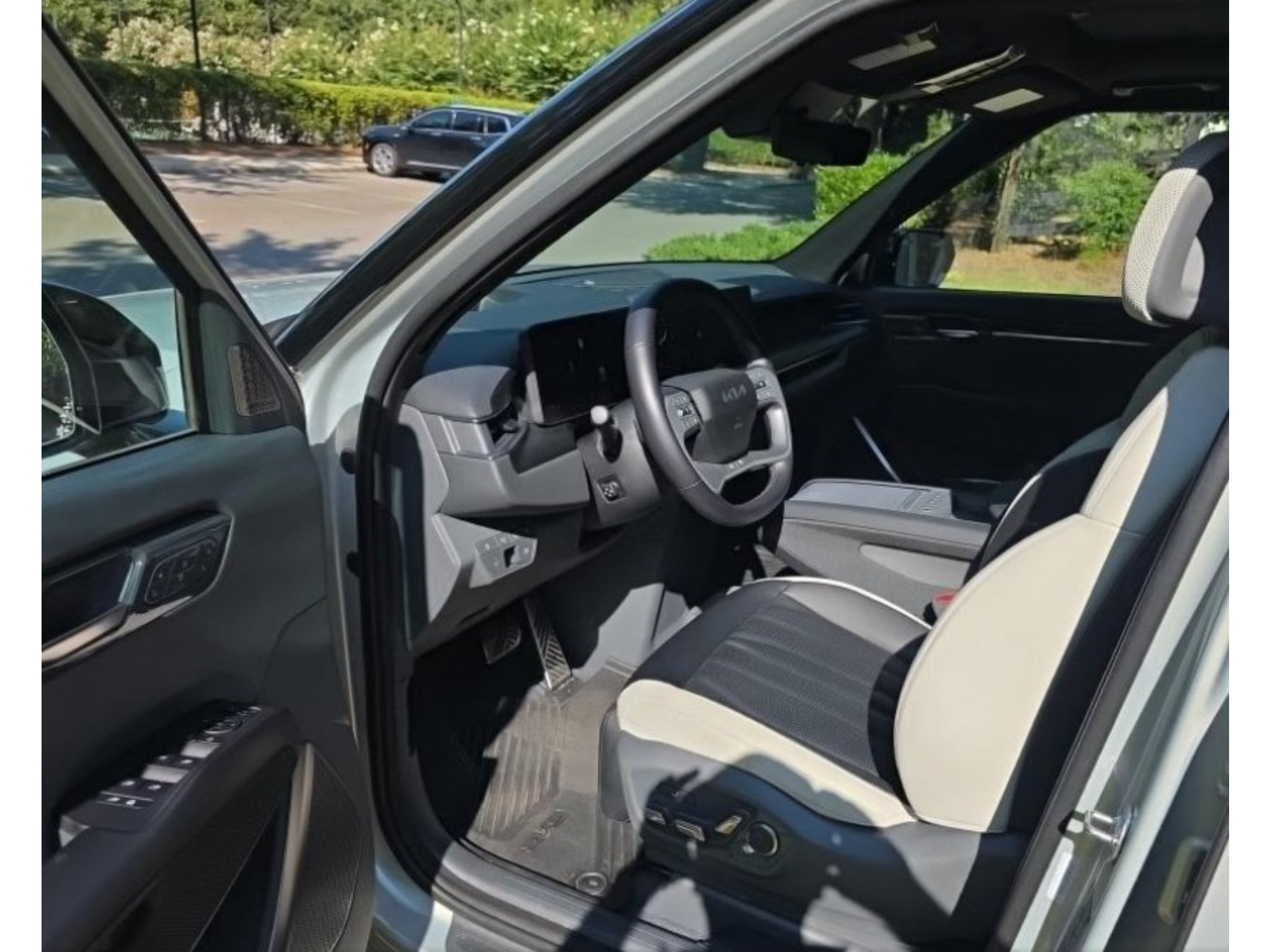 Used 2024 Kia EV9 GT-Line AWD/4WD image 5