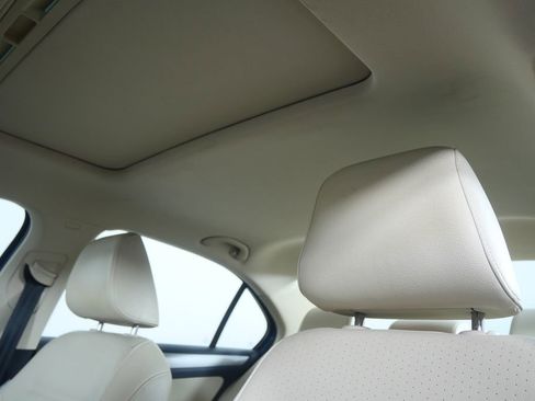 Used 2017 Volkswagen Jetta SE image 11