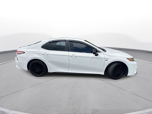Used 2020 Toyota Camry SE FWD image 11