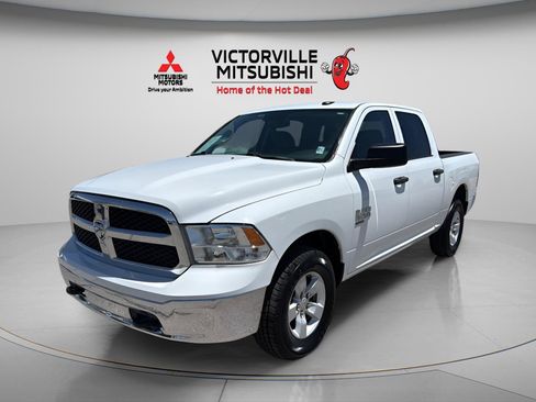 Used 2022 RAM 1500 Classic SLT w/ Electronics Group AWD/4WD image 5