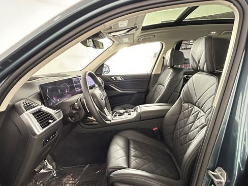 Used 2024 BMW X7 xDrive40i w/ Premium Package image 22