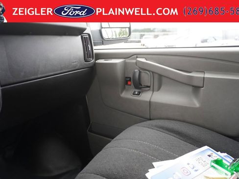 Used 2024 Chevrolet Express 2500 w/ Driver Convenience Package RWD image 24