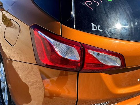 Used 2018 Chevrolet Equinox LT image 29