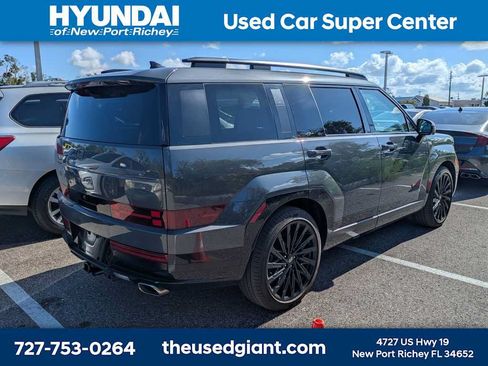 Used 2024 Hyundai Santa Fe Calligraphy FWD image 2