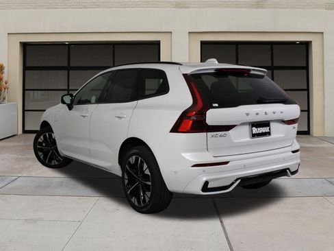 New 2026 Volvo XC60 T8 Plus w/ Climate Package image 3