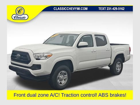 Used 2022 Toyota Tacoma SR image 1