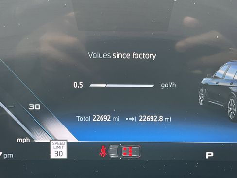 Used 2025 BMW X7 M60i w/ Executive Package image 13