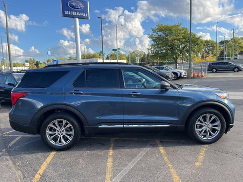 Used 2020 Ford Explorer XLT w/ Equipment Group 202A image 4