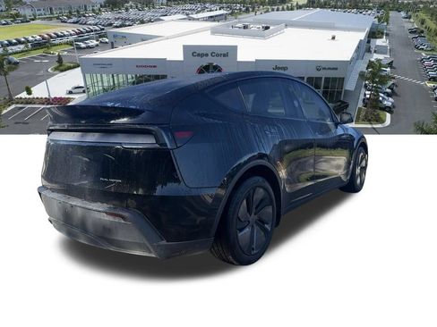 Used 2026 Tesla Model Y Long Range AWD/4WD image 3