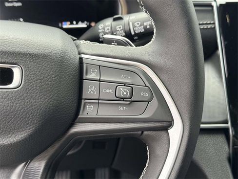 New 2025 Jeep Grand Cherokee L Laredo w/ Luxury Tech Group I image 10