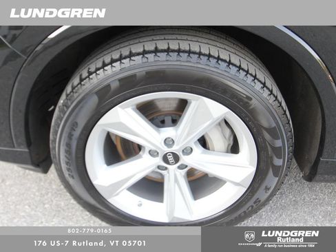 Used 2023 Audi Q7 3.0T Premium AWD/4WD image 16