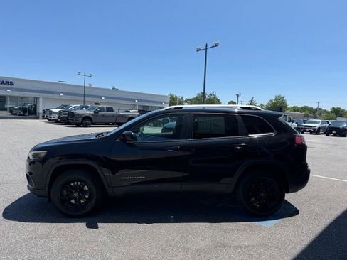 Used 2021 Jeep Cherokee Latitude AWD/4WD image 11
