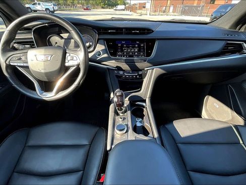 Used 2024 Cadillac XT6 Luxury w/ LPO, Floor Liner Package image 14