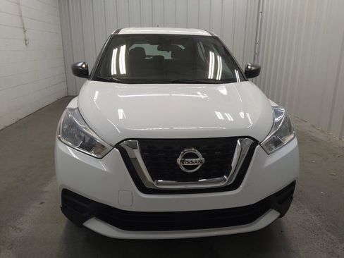 Used 2020 Nissan Kicks S FWD image 14