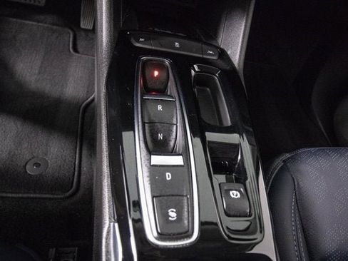 Used 2022 Chevrolet Bolt EUV Premier image 25