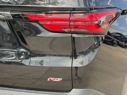 Used 2022 Chevrolet Traverse RS FWD image 7