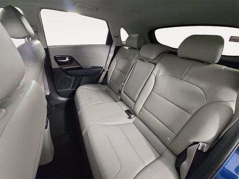 Used 2022 Kia Niro EX Premium image 13